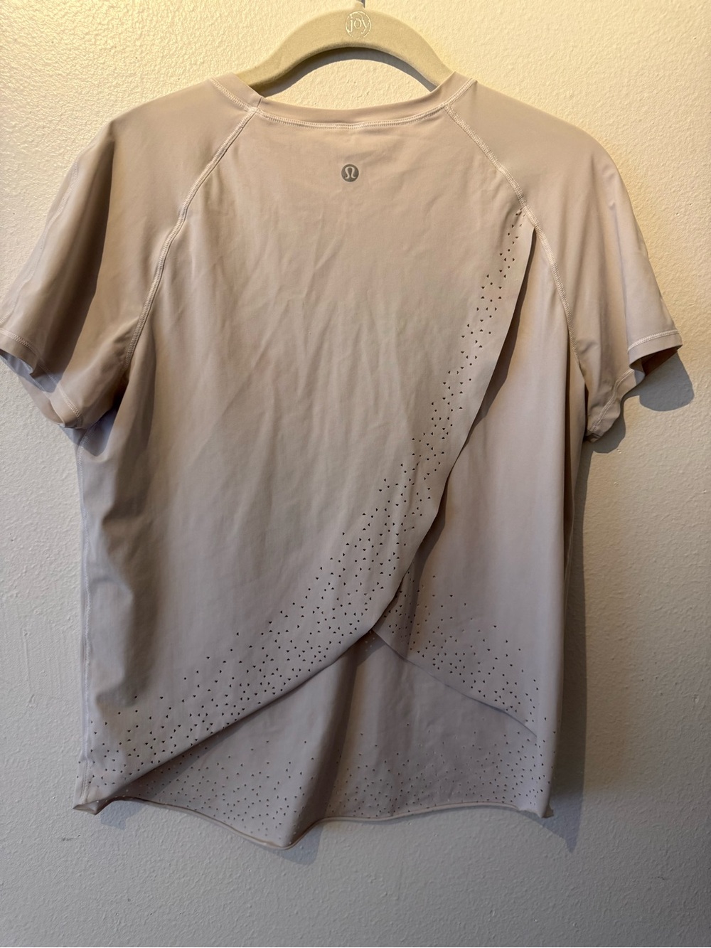 lululemon athletica Men’s Short Sleeve Performance Tee in Light Beige